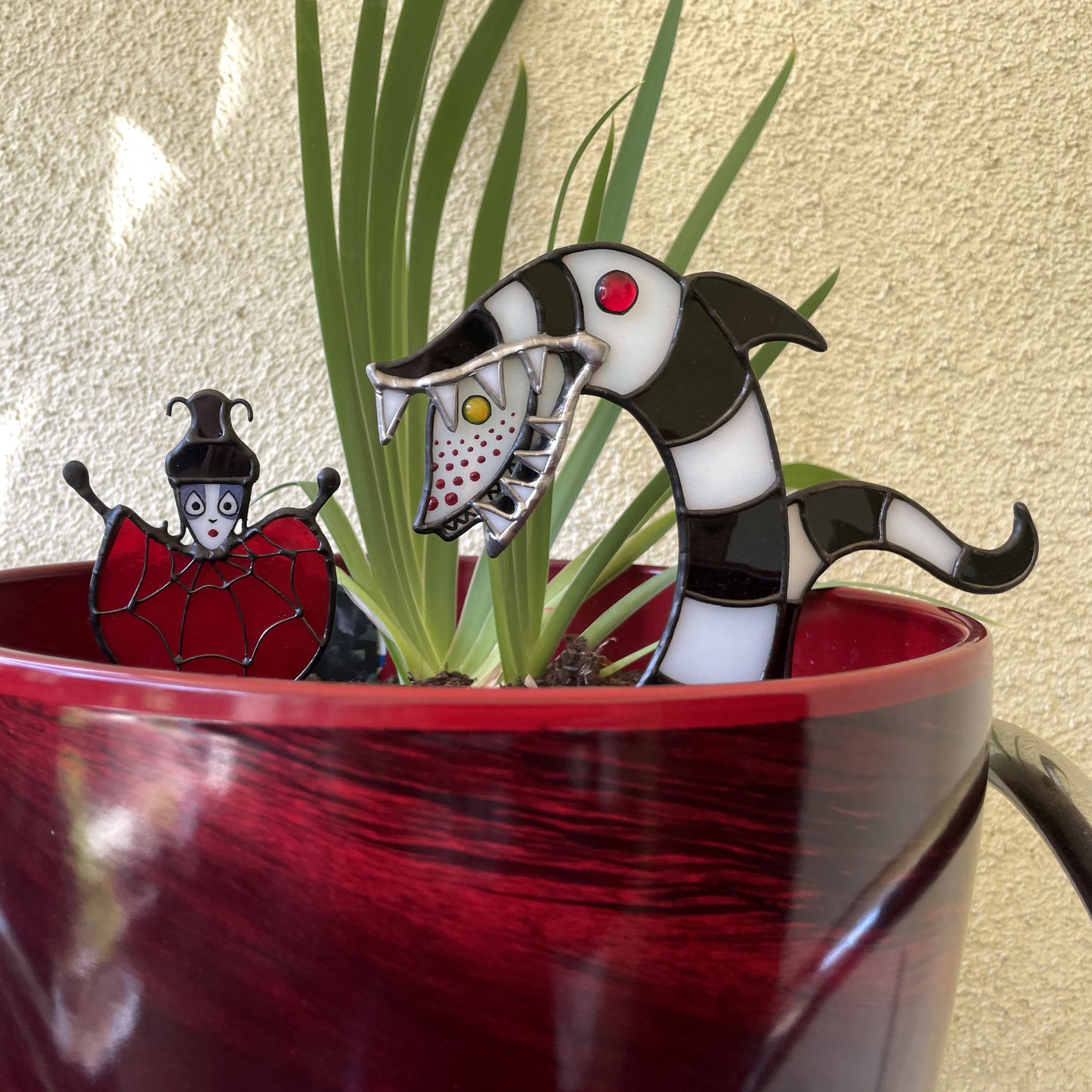 Stained Glass Sandworm Plant Stake