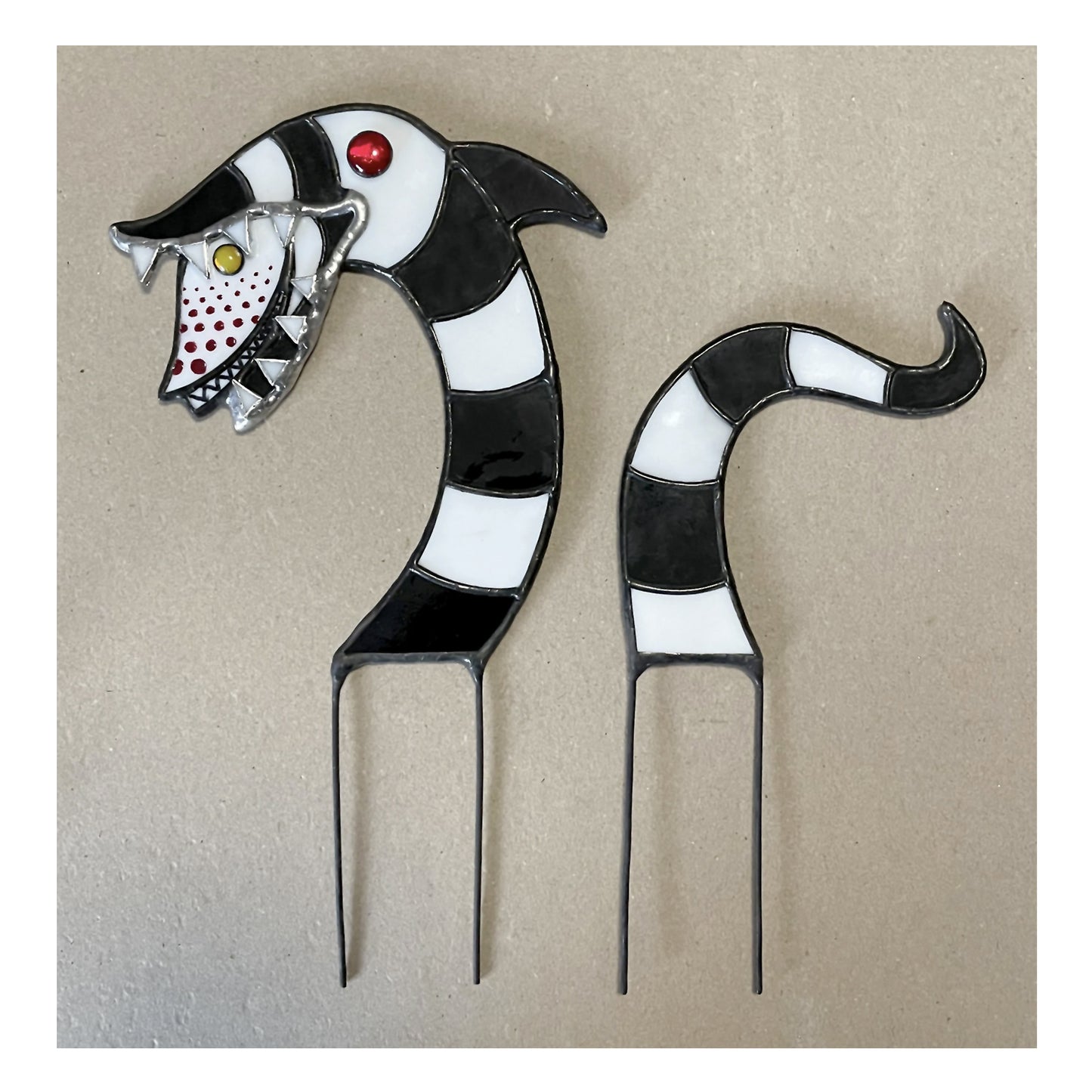 Stained Glass Sandworm Plant Stake