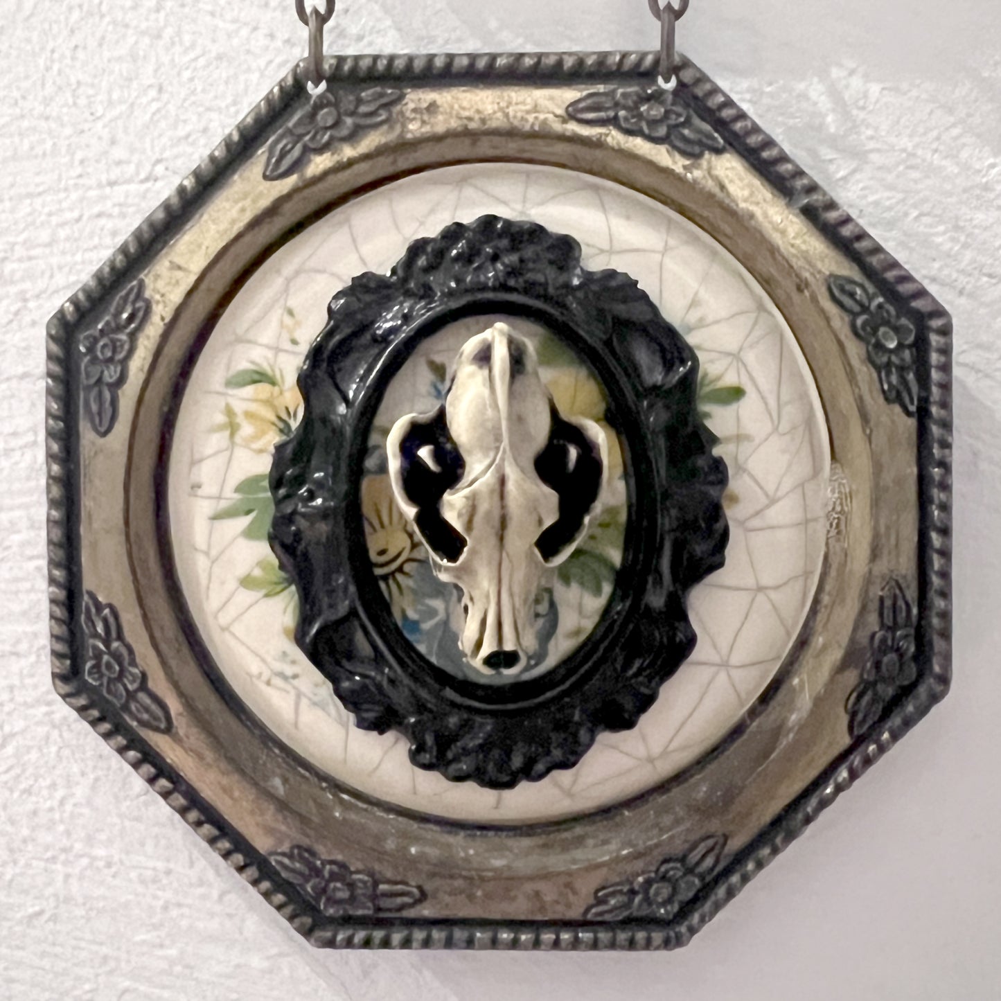 Antiqued Bird, Cat, and Wolf Skull Triple Frame Gothic Home Deco