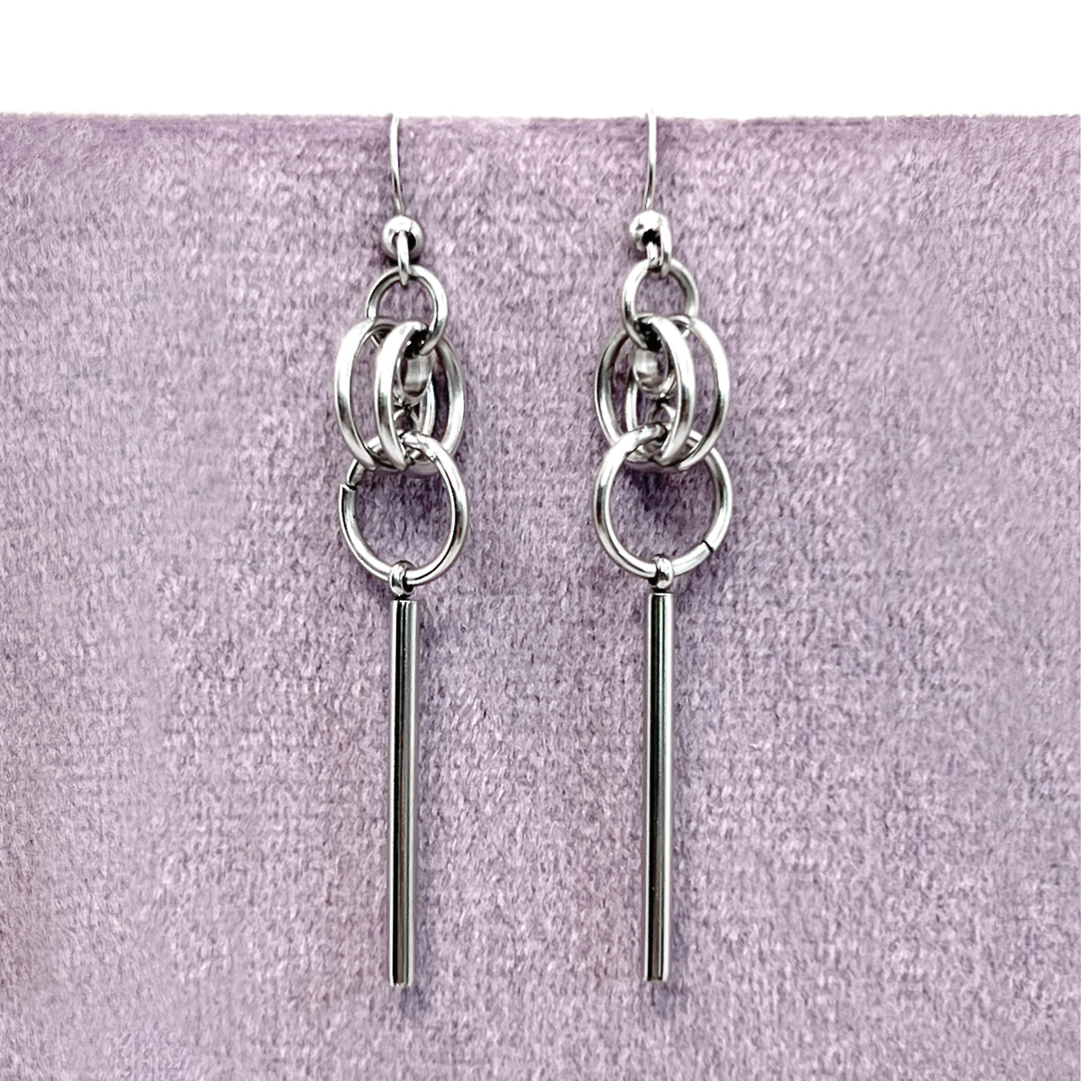 Minimalistische Ohrringe mit Kreis und Stecker