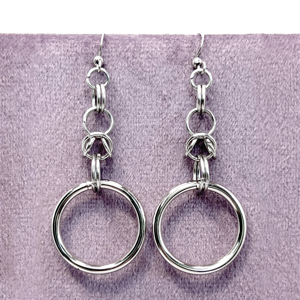 Kettenhemdringe und O-Ring-Ohrringe
